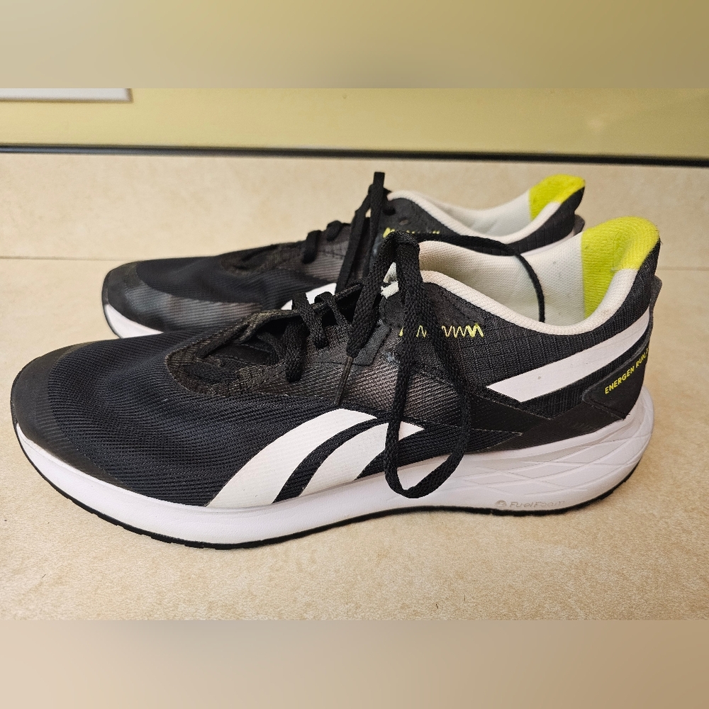 Reebok Men's size 9.5 US Memorytech